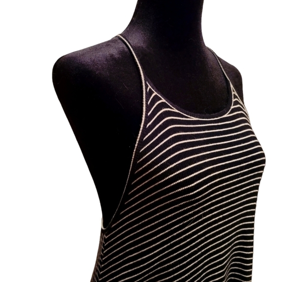 ❣️3 for $25❣️long line tank. Black with white stripes - Picture 1 of 3
